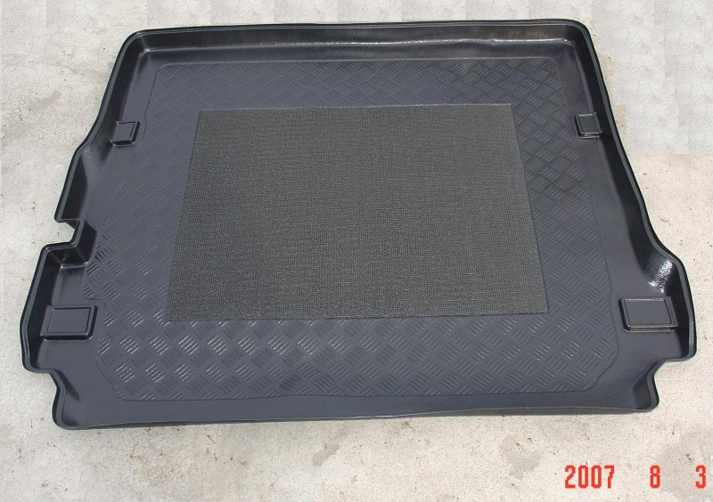 Land Rover Discovery 3 and 4 Antislip Boot Liner for 7 Seater